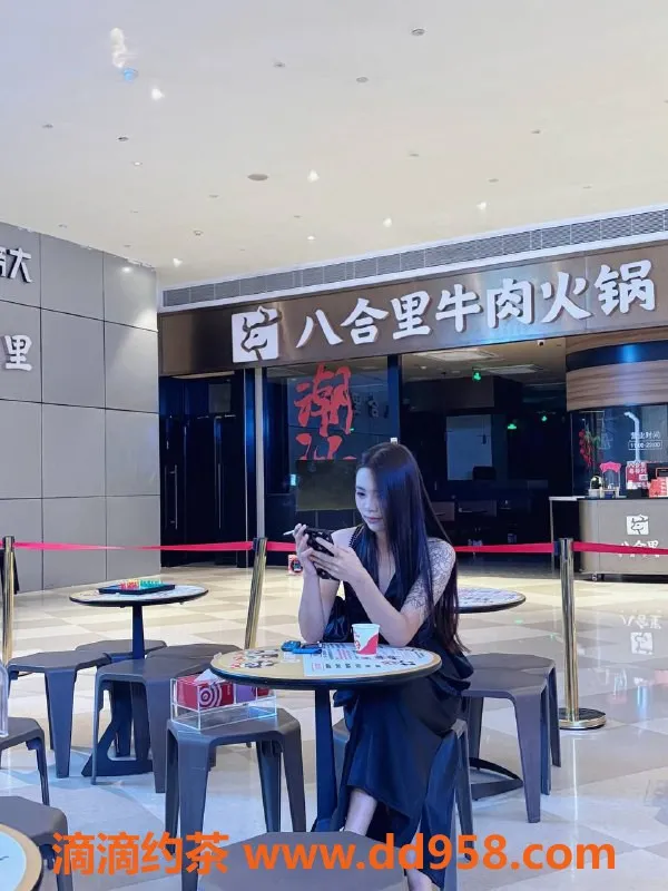 深圳楼凤资源信息,南山苏苏，18岁，168cm，45kg，超值服务等你体验