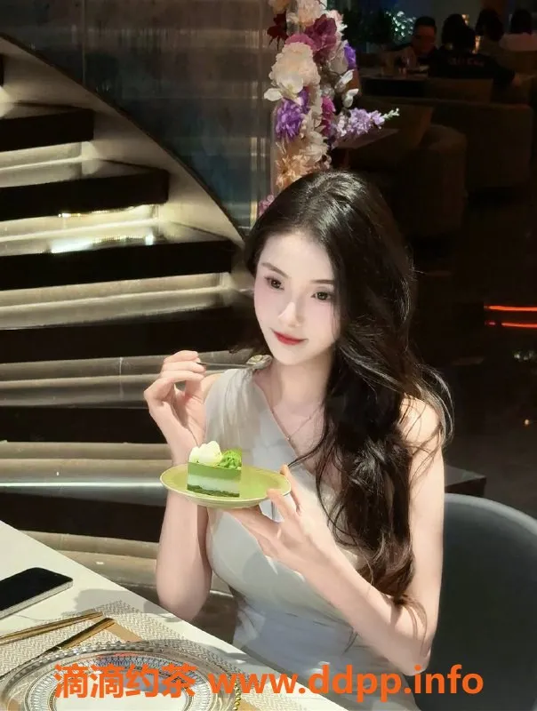 深圳楼凤-福田小米 22岁166cm 46kg 1000起售