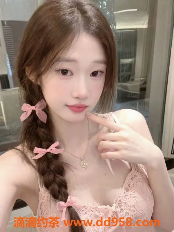 广州楼凤-天河小宝贝，水费700p，69式嫩妹服务