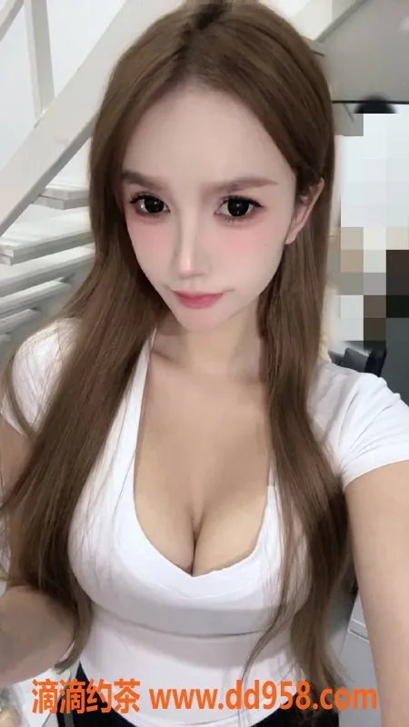 广州楼凤-禅城性感御姐安娜，胸推69激情服务