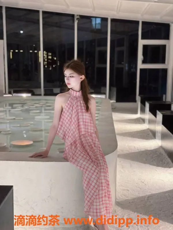 广州楼凤-天河巨乳上官婉儿，3000元轻SM体验