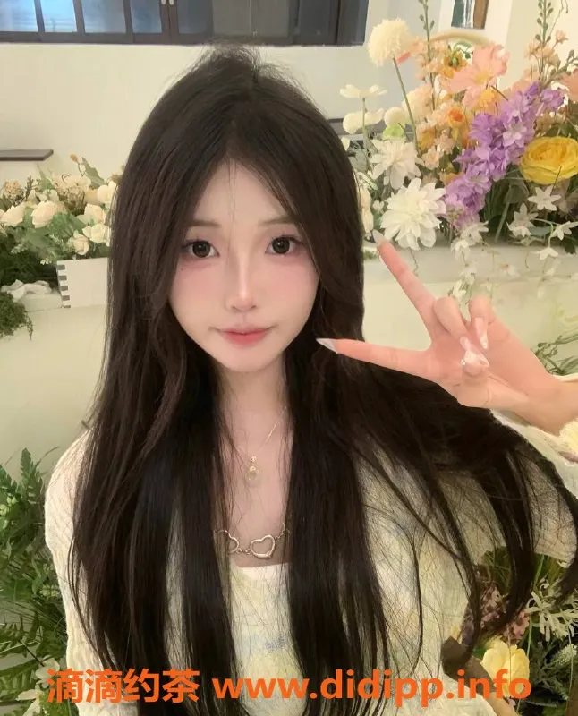 深圳楼凤-深圳龙岗凌思琪，900元体验嫩妹魅力