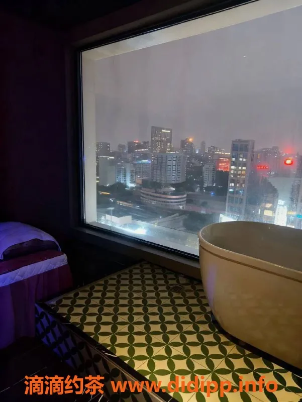 广州楼凤-天河区95高端泡泡浴，24小时热情服务