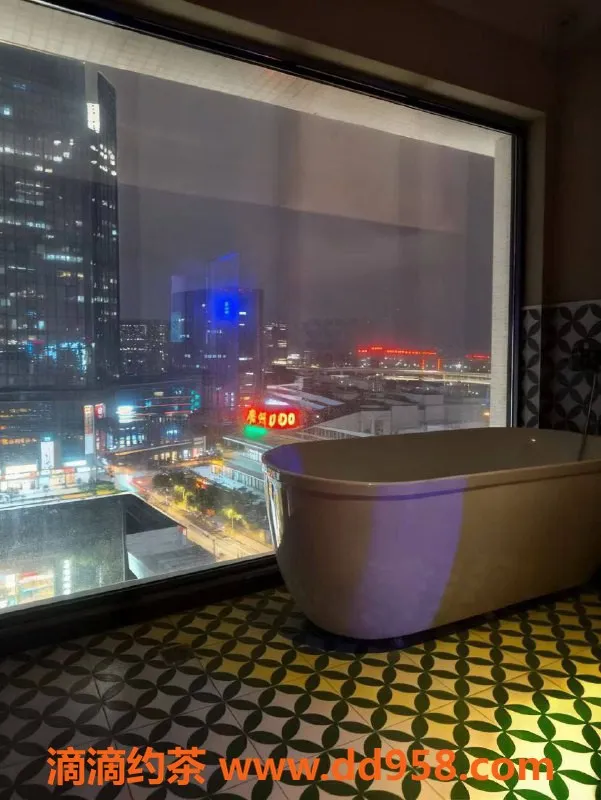 广州楼凤-天河区95高端泡泡浴，24小时热情服务