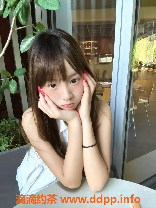 深圳楼凤-龙华慧梓，1000元体验鸳鸯浴与舌吻