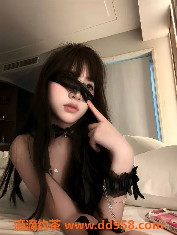 深圳楼凤-龙华慧梓，1000元体验鸳鸯浴与舌吻