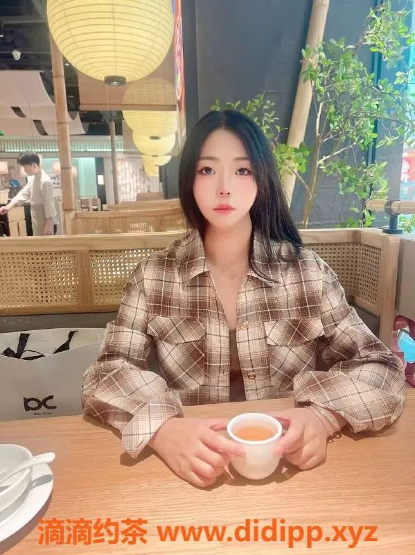 广州楼凤-顺德区小暖，23岁165cm嫩妹，600起服务多样