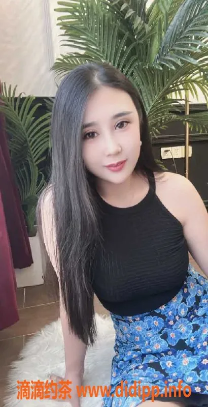 广州楼凤-广州天河性感爆乳小柔，165cm/50kg、36D，29岁服务