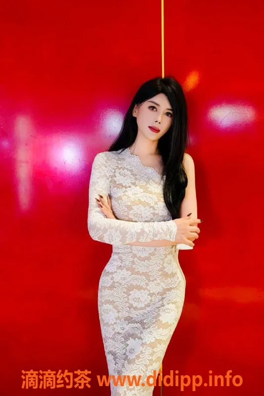 深圳楼凤-福田高挑御姐清瑶，172E大胸，1000元起