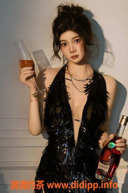 深圳楼凤-南山小小，1688P，热情服务等你体验！