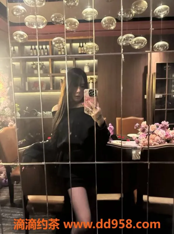 广州楼凤-白云区安小狸 长腿C罩杯 600起服务任选