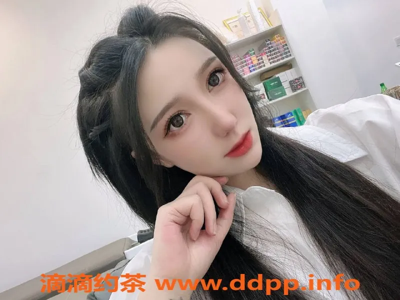 深圳楼凤-福田嫩妹乔依然，900P起，制服服务超赞！