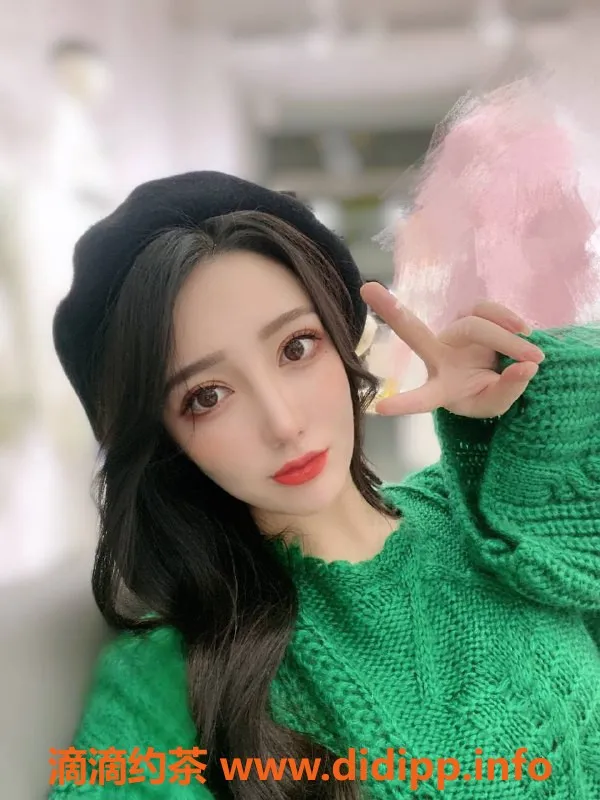 深圳楼凤-福田嫩妹乔依然，900P起，制服服务超赞！