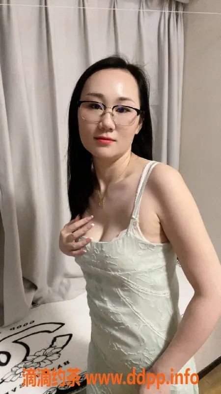 广州上门服务-天河女神张张，服务型舌吻高手，1000p上门