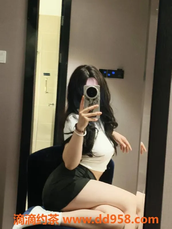 广州楼凤-白云区啵啵酱，20岁 D罩杯嫩妹，服务多样