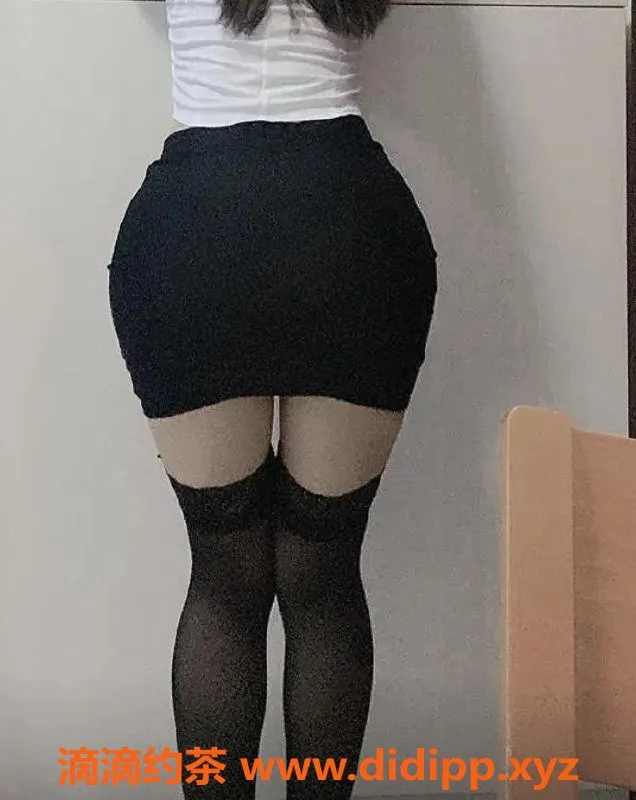 广州楼凤-南山茶壶，千元萝莉制服诱惑体验