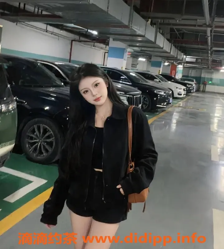 广州楼凤-天河区19岁嫩妹葡萄，身高164，价格800起