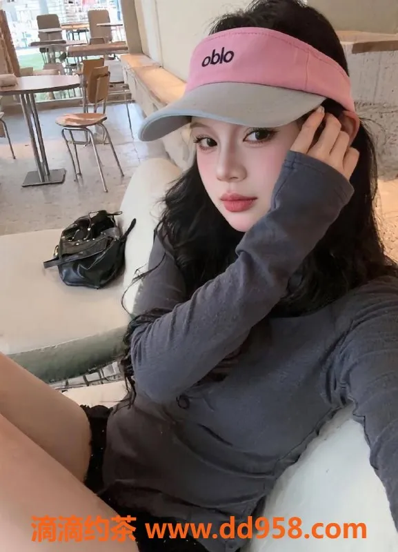 广州楼凤-天河区19岁嫩妹葡萄，身高164，价格800起