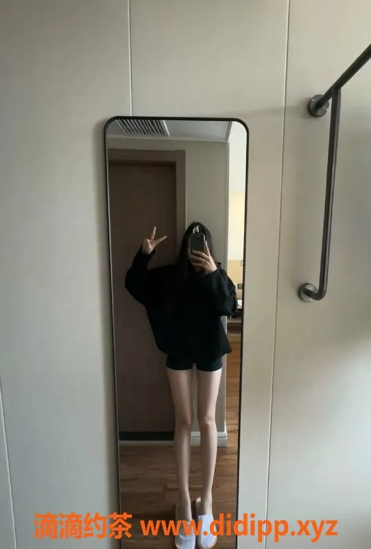 深圳楼凤资源信息,福田嫩妹方羽，1500P起，带你体验蛇吻与制服魅力