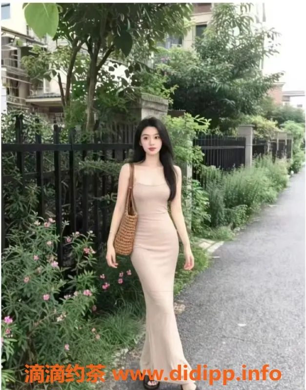 广州楼凤-荔湾20岁瑜曦，167cm、45kg，茶水费500元