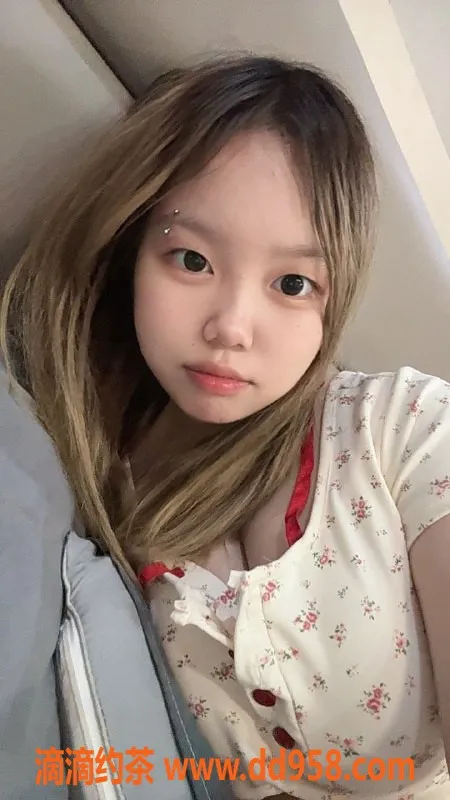 广州楼凤-天河豆豆，千元内小萝莉，69蛇纹私教体验