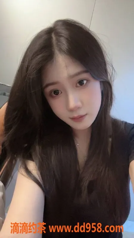 广州楼凤资源信息,天河嫩妹小九，600元制服丝袜服务