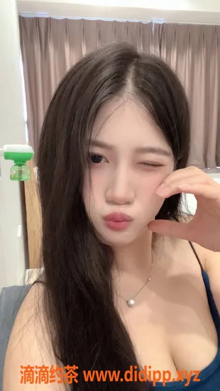 广州楼凤-天河嫩妹小九，600元制服丝袜服务