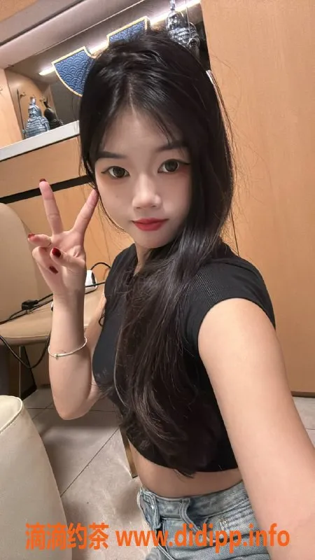 深圳楼凤-龙华嫩妹QQ，19岁168b，1000元起步