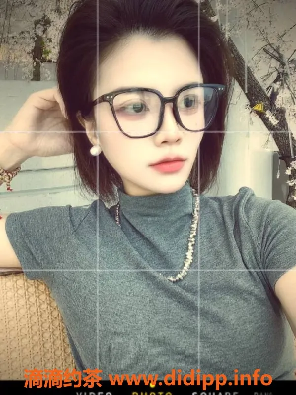 广州楼凤-天河御姐梓梓，甜美听话，私教仅600p