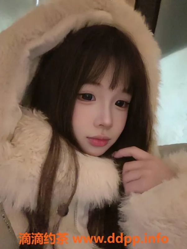 深圳楼凤-龙华可可，800元激情双飞嫩妹