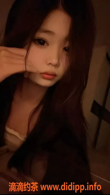 广州楼凤-白云嫩妹小硕，800p水费三点粉服务