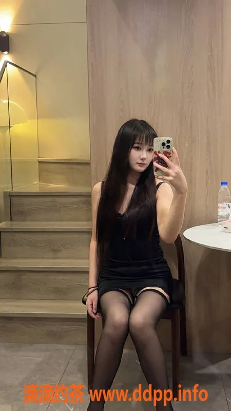 广州楼凤-番禺区20岁玲玲，160cm青春萝莉，600元诱惑服务