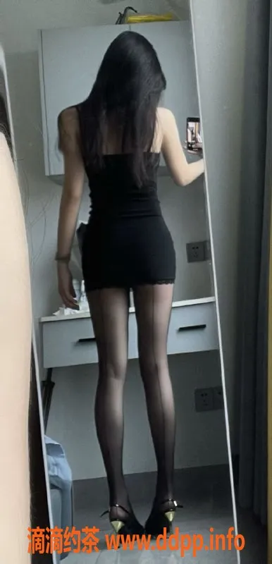 广州楼凤-白云区诺拉：25岁165cm大胸御姐，700元起服务