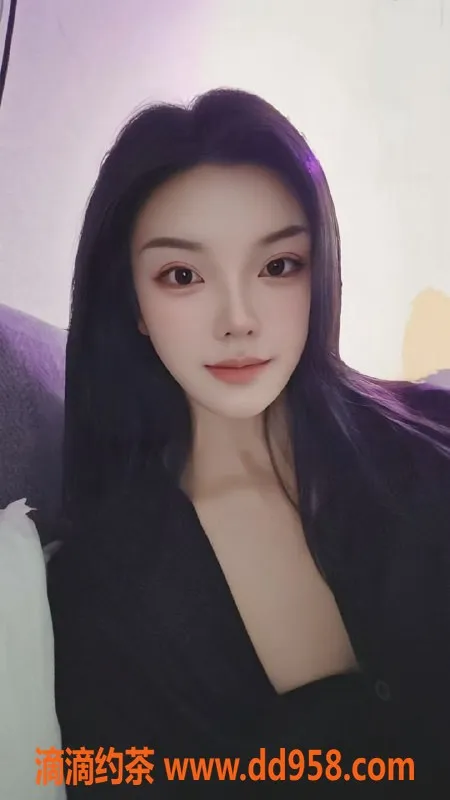 广州楼凤-越秀区张星岚，25岁蜜桃臀御姐，167cm，51斤，车费900起