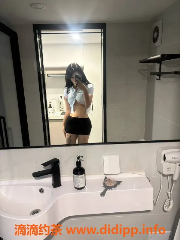 广州楼凤-天河性感嫩妹奈奈私教千元特训