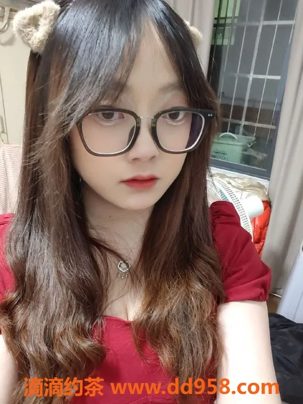 广州楼凤-白云区雪儿，22岁，身高164，罩杯D，服务多样