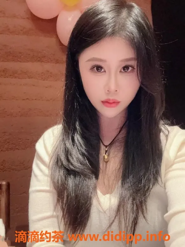 杭州楼凤-上城区小蜜蜂，课费1000/P，服务超赞！