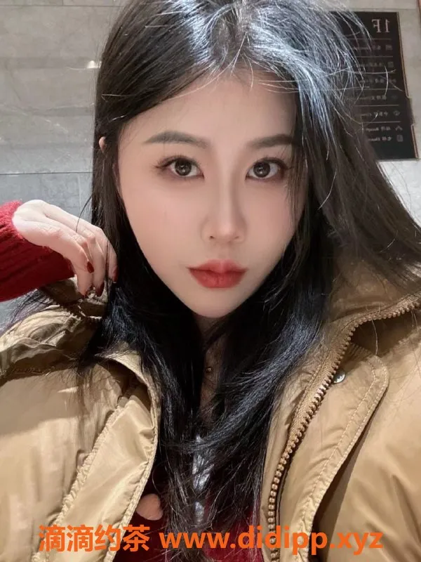 杭州楼凤-上城区小蜜蜂，课费1000/P，服务超赞！