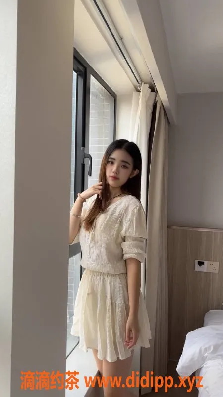 广州楼凤-白云区初夏 160cm A杯 600p 御姐陪伴服务