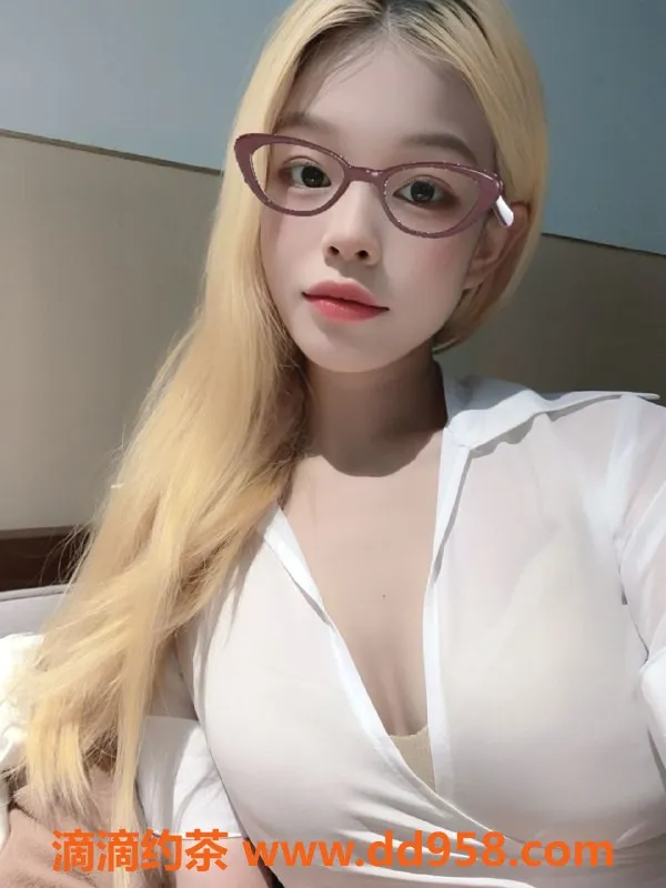 广州楼凤-天河区19岁卡卡，长腿嫩妹服务660起