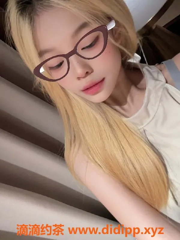 广州楼凤资源信息,天河区19岁卡卡，长腿嫩妹服务660起