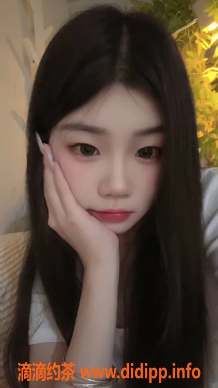 深圳楼凤-福田嫩妹依一，160cm，46kg，激情服务仅1000元起