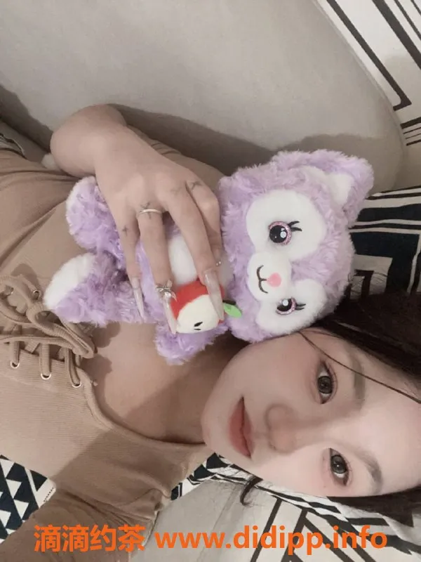 广州楼凤-天河琪琪，大波嫩妹，千元内私教服务