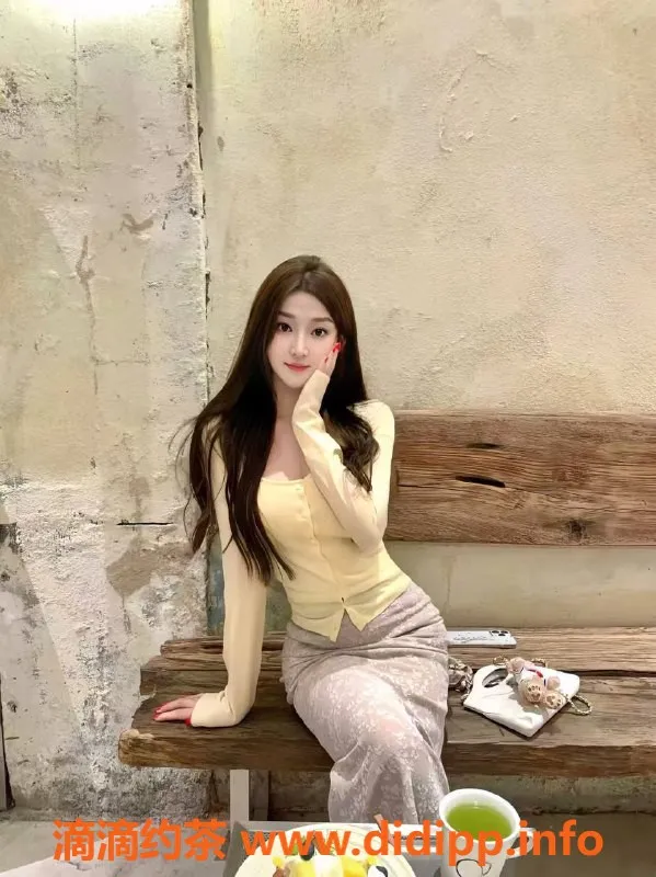 深圳楼凤-南山嫩妹胡灵儿，700元体验双向服务