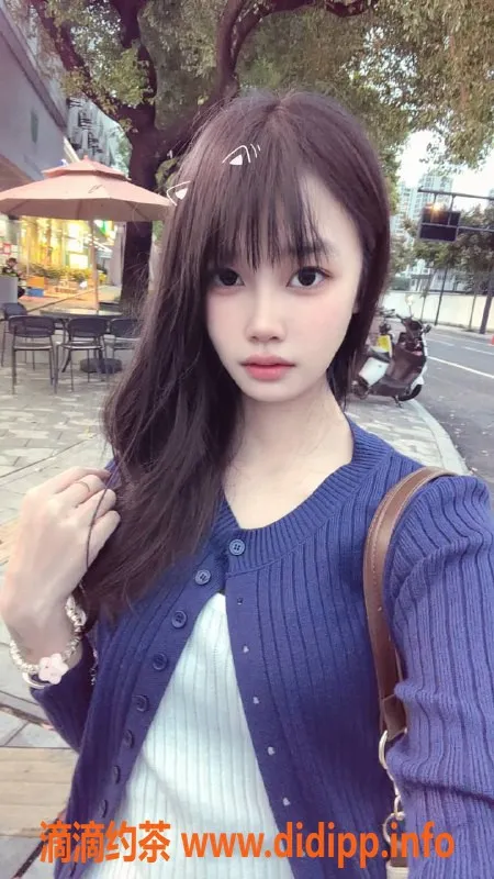 深圳楼凤-龙华月月：800元69舌吻车震服务