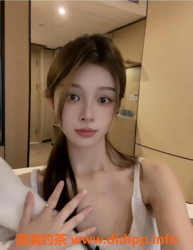 上海外围-静安黎伊 167cm 48kg 胸b 1300p开门