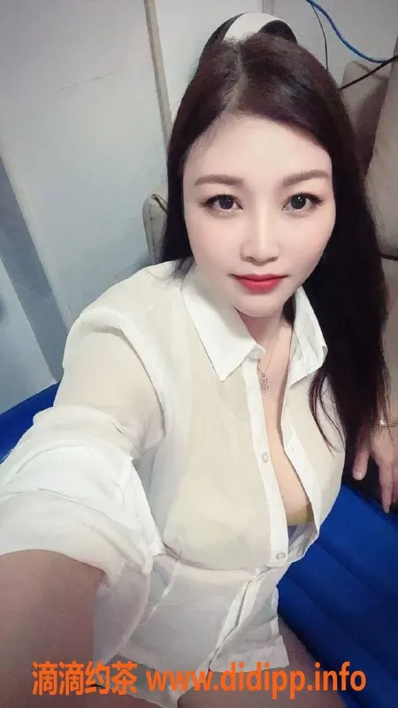 广州楼凤-白云盈盈：少妇巨乳，300元夜课，69口爆等服务