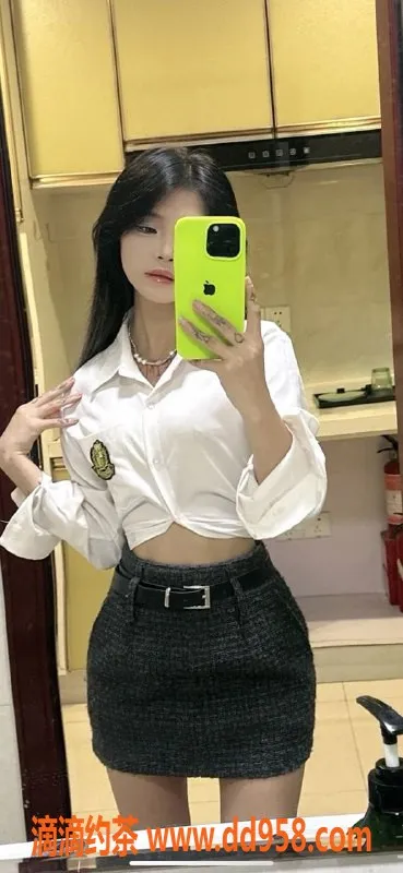 广州楼凤-顺德区夏兮嫩妹，160cm B罩杯，600起价