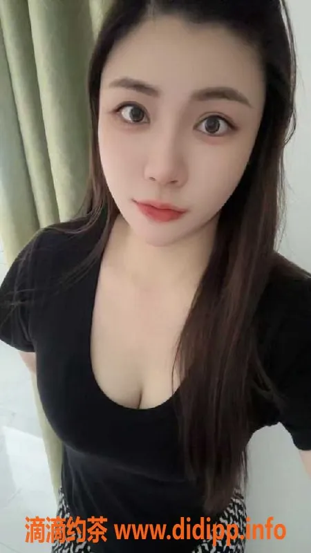 广州楼凤-广州美乳舌吻女神玲玲，28岁，服务超赞！