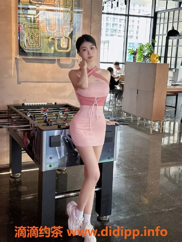 深圳楼凤-龙华果果，20岁娇女，172cm，50kg，超值服务